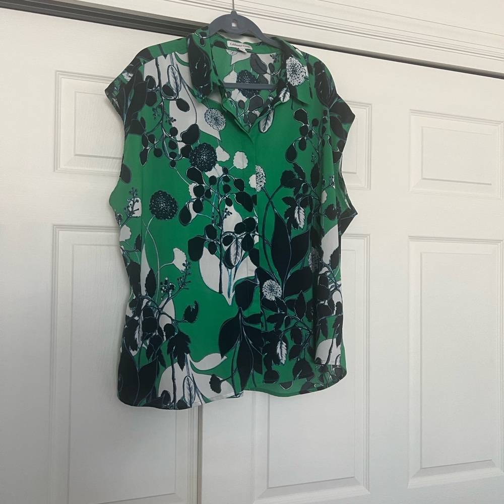Coldwster Creek Green and Navy Floral Button Down Sleeveless Shirt. - Picture 7 of 7
